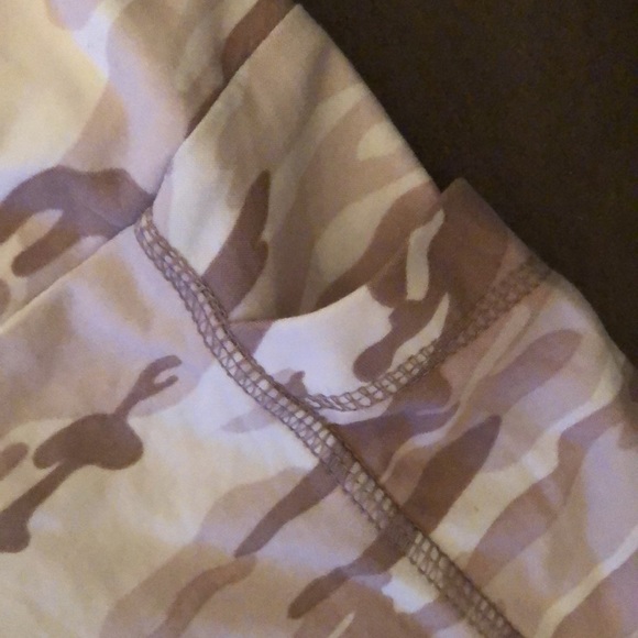 No comment camo leggings size small - Picture 2 of 3